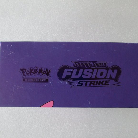 POKéMON TCG: SWORD & SHIELD FUSION STRIKE ELITE TRAINER BOX - Picture 16 of 16